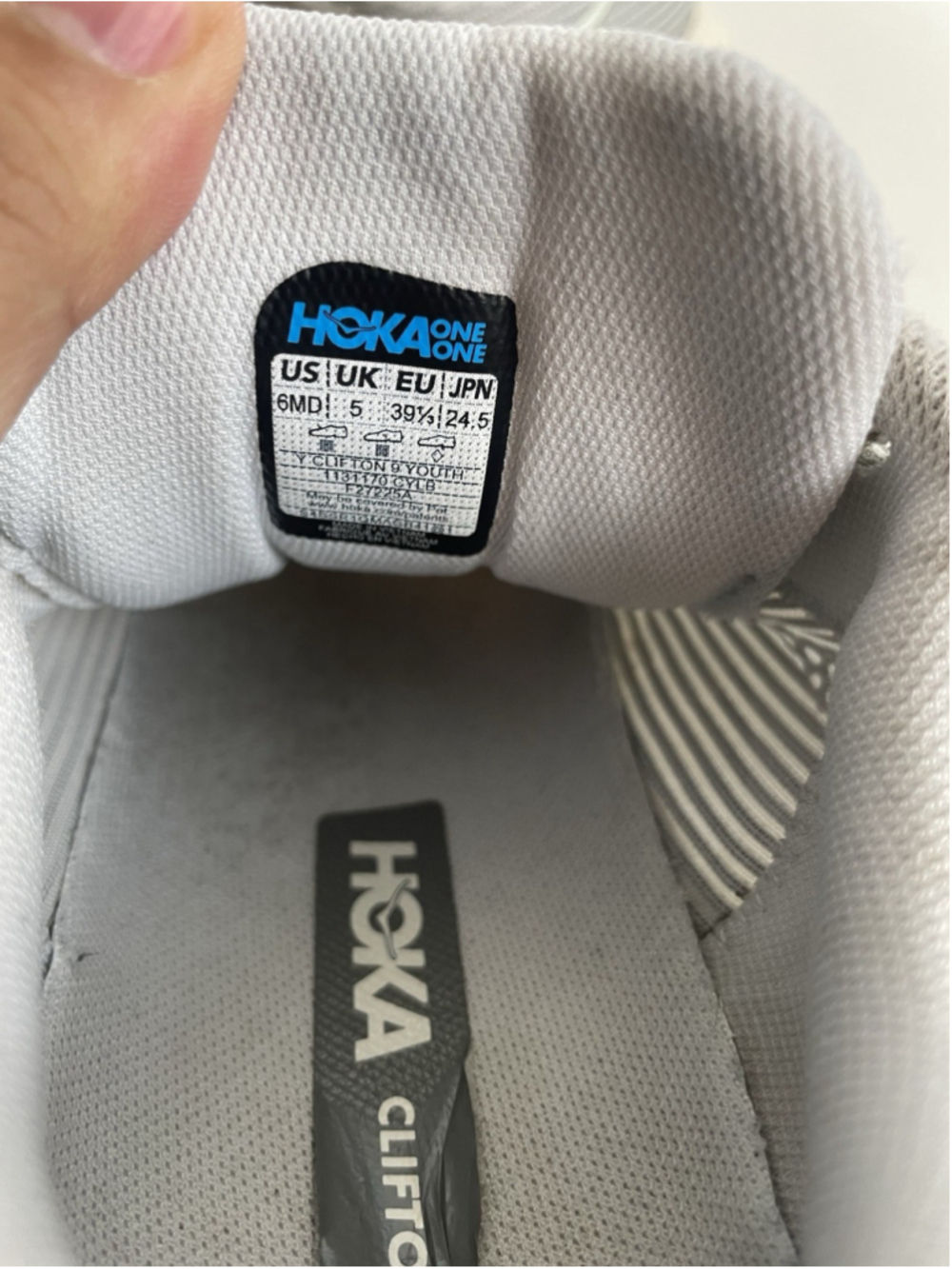 Hoka Clifton 9 Youth Kids Size 6MD Fits Women’s 7.5-8 Grey Silver Running Shoes - Picture 11 of 11